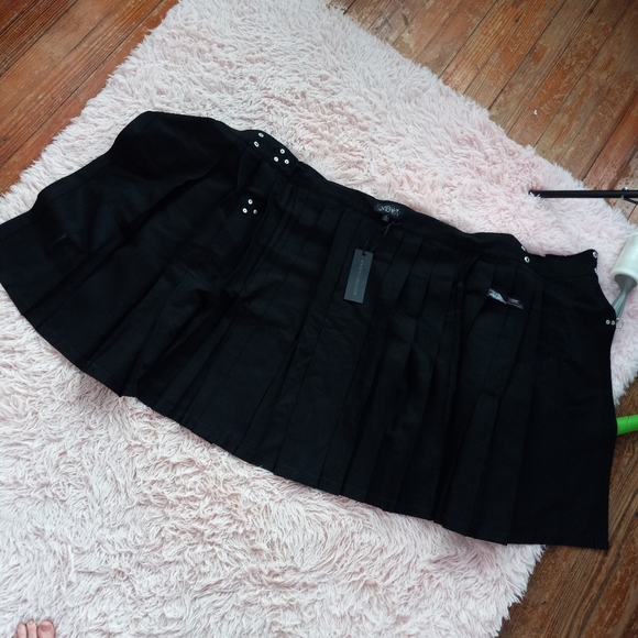 SOLD! Unisex Gothic kilt! Wrap style w Snaps and metal clasps w 2 saddle bags! - Picture 2 of 15